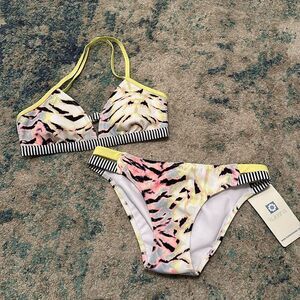 NWT Kuleana Women's Top & Bottom Two Piece Set Size Small